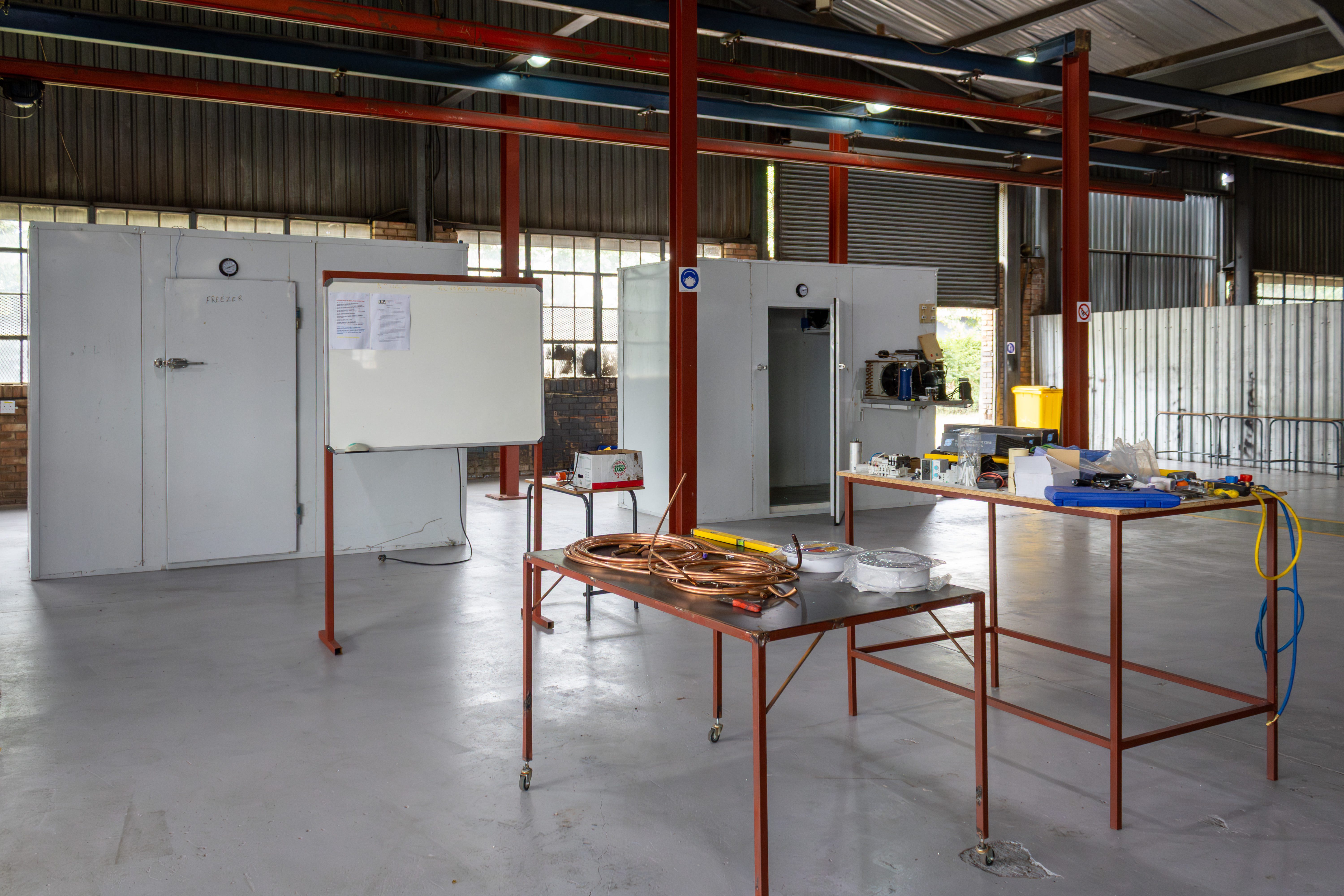 Refrigeration training benches and cold room